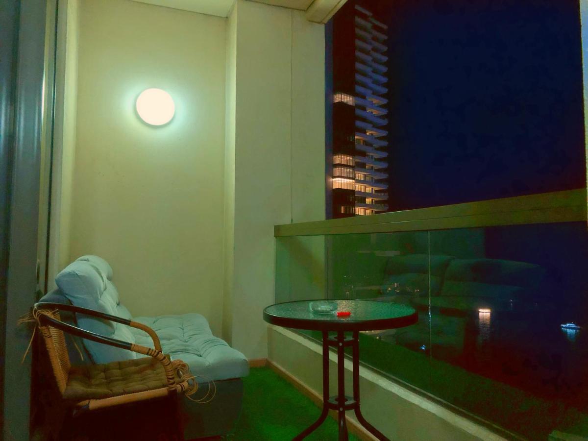 Dubai Eye Albergue Exterior foto