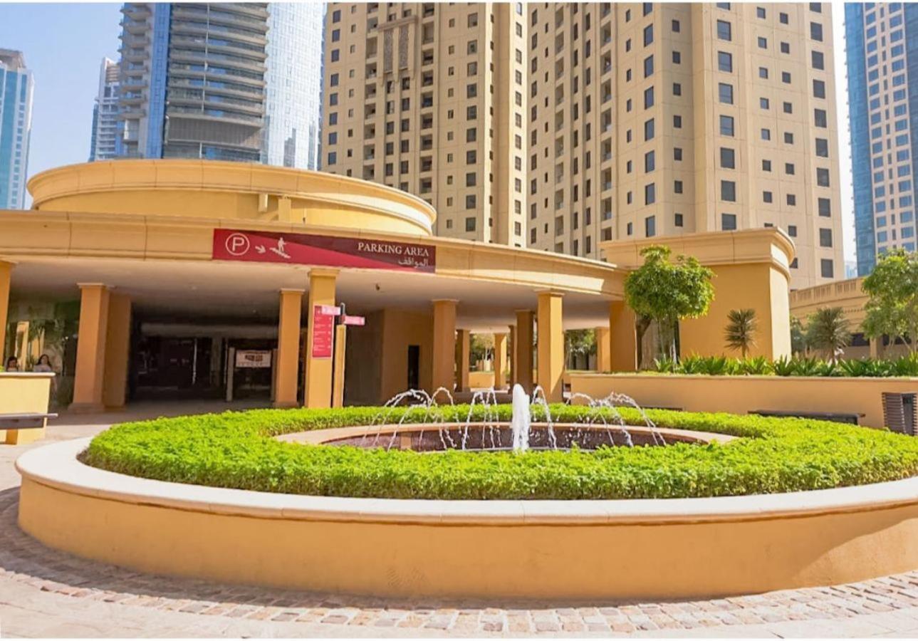 Dubai Eye Albergue Exterior foto